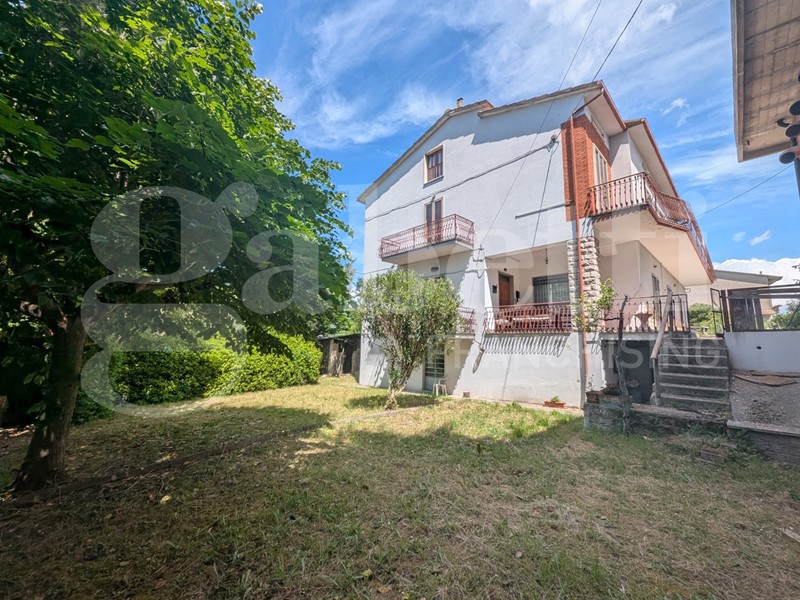Quadrilocale in Vendita a Deruta, 120'000&euro;, 120 m²