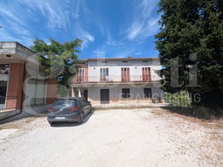 Quadrilocale in Vendita a Deruta, 120'000&euro;, 120 m²