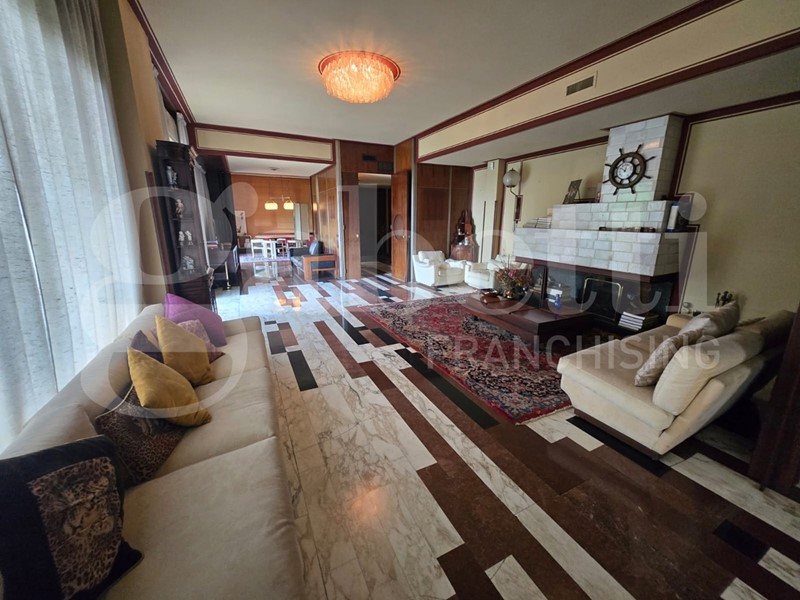 Appartamento in Affitto a Verona, 3'500&euro;, 270 m², arredato, con Box
