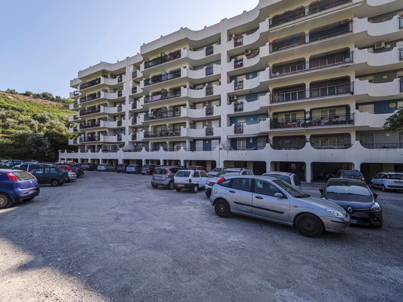Quadrilocale in Vendita a Messina, 98'000&euro;, 108 m²