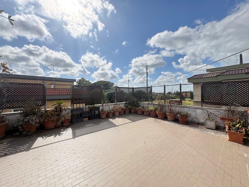 Quadrilocale in Vendita a Roma, 189'000&euro;, 100 m², arredato, con Box