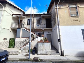 Bilocale in Vendita a Messina, 49'000&euro;, 63 m²
