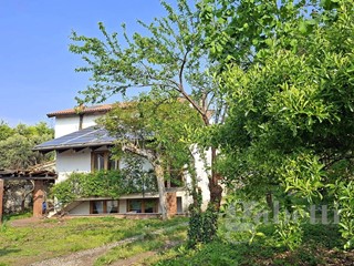 Casa Indipendente in Vendita a Robecchetto con Induno, 265'000&euro;, 280 m²
