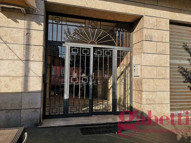 Bilocale in Vendita a Roma, 250'000&euro;, 70 m²