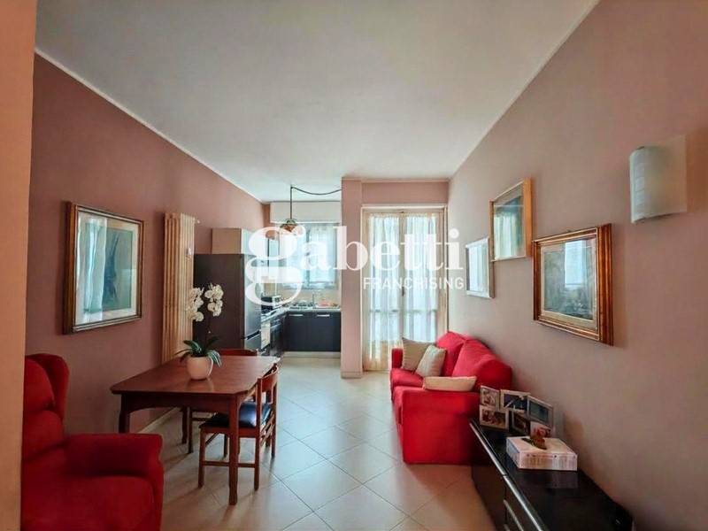 Trilocale in Vendita a Torino, 142'000&euro;, 82 m²