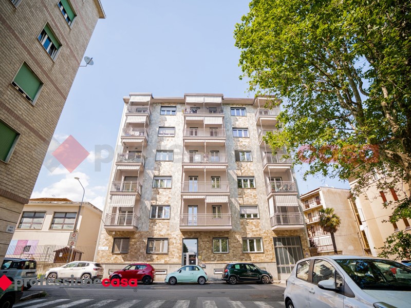 Quadrilocale in Vendita a Pinerolo, 175'000&euro;, 105 m²