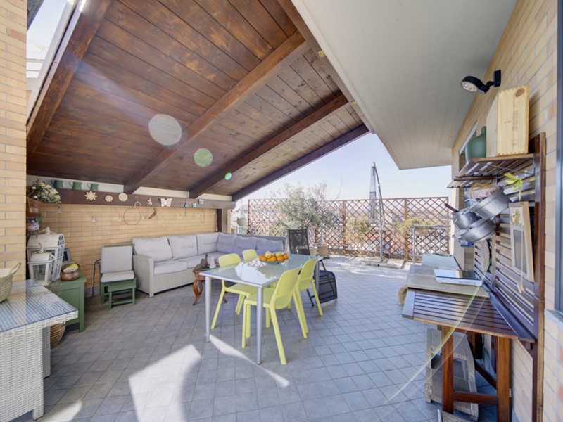 Attico in Vendita a Torino, 595'000&euro;, 140 m², con Box