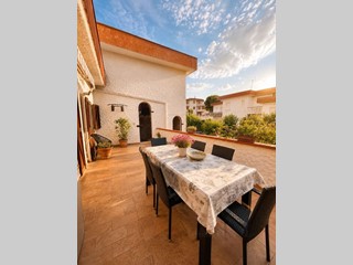 Trilocale in Vendita a Ancona, zona Marcelli, 315'000&euro;, 65 m², arredato