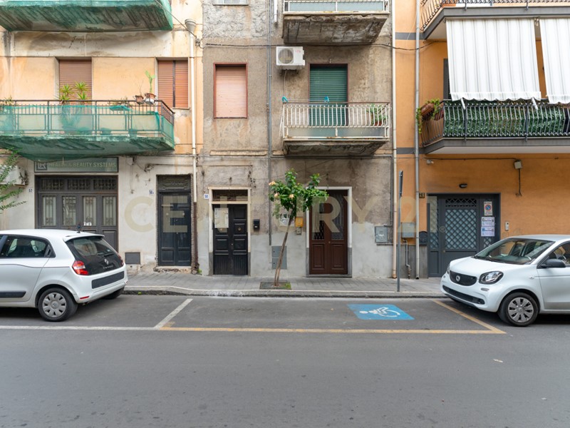 Appartamento in Vendita a Misterbianco, 63'000&euro;, 90 m²