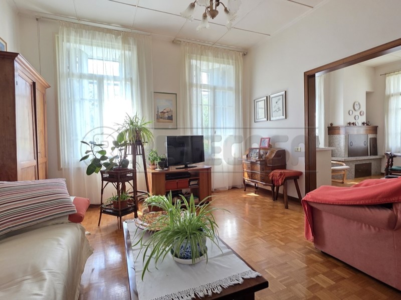 Appartamento in Vendita a Valdagno, zona CENTRALE, 135'000&euro;, 116 m², con Box