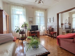 Appartamento in Vendita a Valdagno, zona CENTRALE, 135'000&euro;, 116 m², con Box
