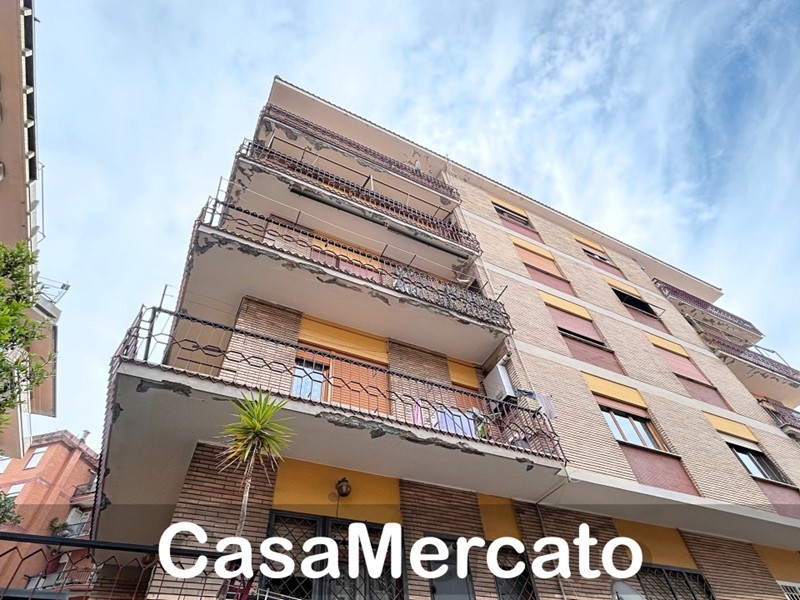 Quadrilocale in Vendita a Albano Laziale, 245'000&euro;, 130 m²