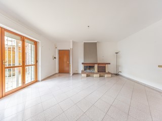Quadrilocale in Vendita a Mentana, 200'000&euro;, 120 m²