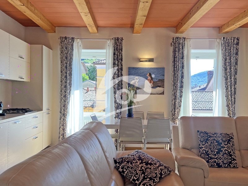Trilocale in Affitto a Laveno Mombello, 1'000&euro;, 85 m², arredato
