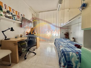 Appartamento in Vendita a Siracusa, zona Villaggio Miano, 105'000&euro;, 125 m²