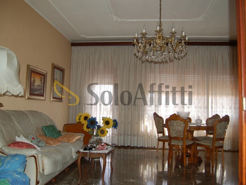 Quadrilocale in Affitto a Roma, zona Prenestino-Collatino-Tor Sapienza, 1'200&euro;, 110 m²