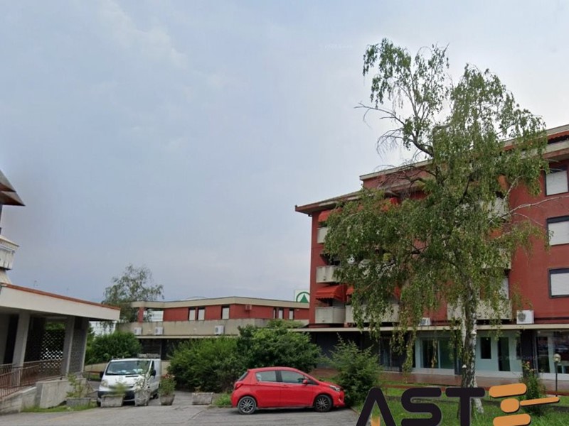 Appartamento in Vendita a Conegliano, 71'000&euro;, 94 m²