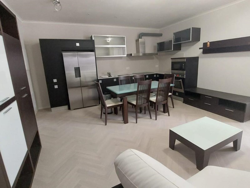 Quadrilocale in Affitto a Empoli, 1'300&euro;, 70 m², arredato, con Box