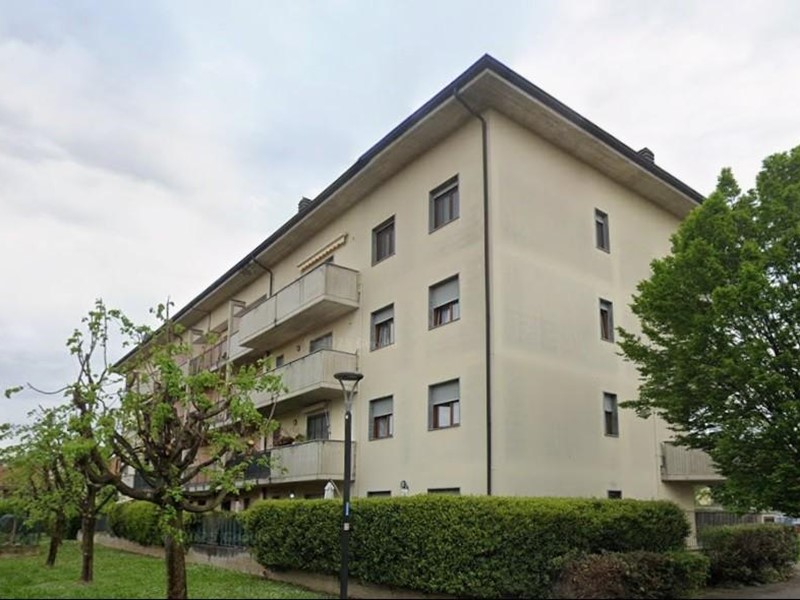 Trilocale in Vendita a Gorgonzola, 145'000&euro;, 73 m², con Box