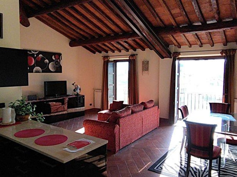 Trilocale in Vendita a Camaiore, 195'000&euro;, 81 m², arredato