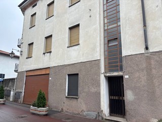 Trilocale in Vendita a Sirone, 95'000&euro;, 75 m²
