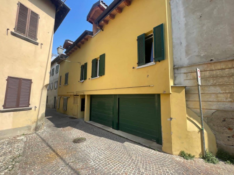 Trilocale in Vendita a Galbiate, 70'000&euro;, 65 m²