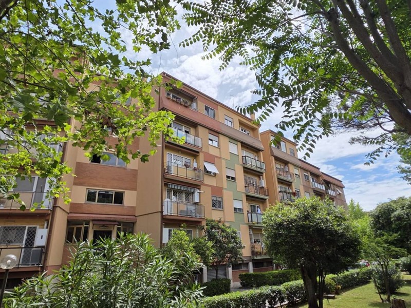 Trilocale in Vendita a Roma, 209'000&euro;, 85 m²