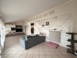 Quadrilocale in Vendita a Gandosso, 150'000&euro;, 170 m²