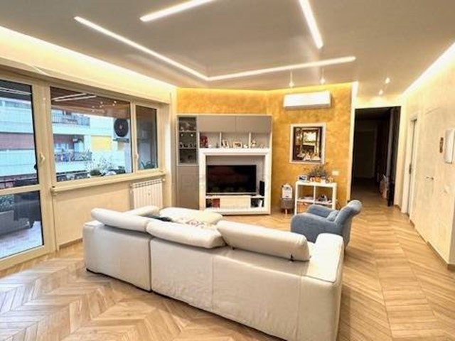 Quadrilocale in Vendita a Roma, 530'000&euro;, 136 m²