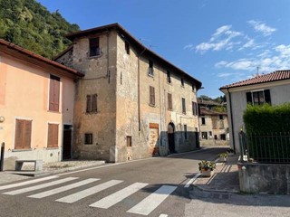 Trilocale in Vendita a Valbrona, 49'000&euro;, 75 m²