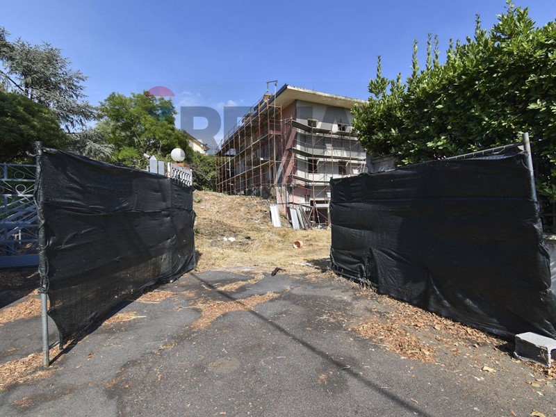 Appartamento in Vendita a Mascalucia, 450'000&euro;, 459 m²