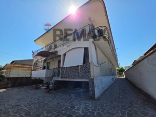 Trilocale in Vendita a Casoria, 127'000&euro;, 85 m²