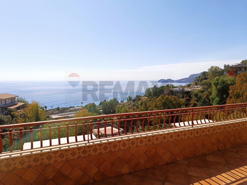 Appartamento in Vendita a Letojanni, 185'000&euro;, 74 m²