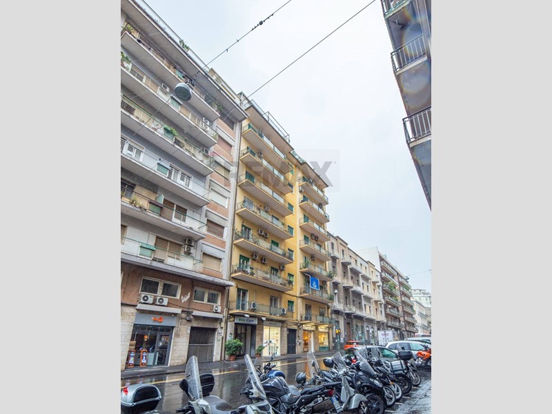 Appartamento in Vendita a Catania, 259'000&euro;, 174 m²