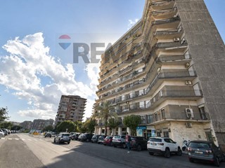 Appartamento in Affitto a Catania, 1'700&euro;, 160 m²