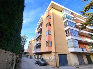 Appartamento in Affitto a Campobasso, 220&euro;, 140 m², arredato