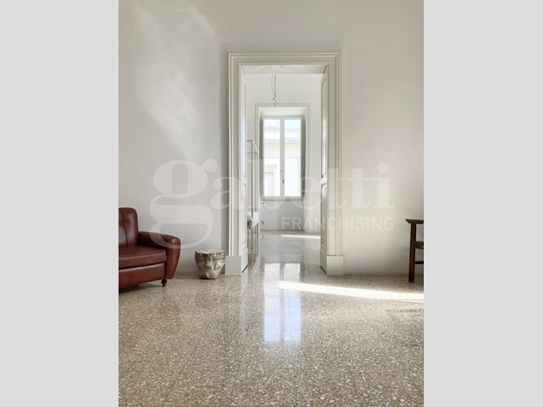 Appartamento in Affitto a Lecce, 435'000&euro;, 160 m²