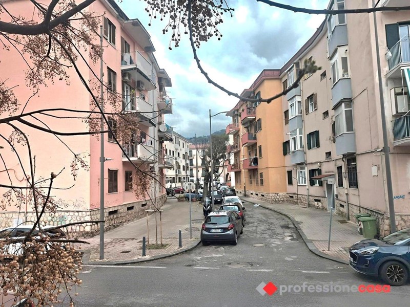 Bilocale in Vendita a Salerno, 185'000&euro;, 50 m²