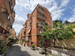 Trilocale in Vendita a Roma, 209'000&euro;, 100 m², arredato
