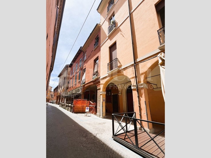 Bilocale in Vendita a Bologna, 215'000&euro;, 42 m², arredato