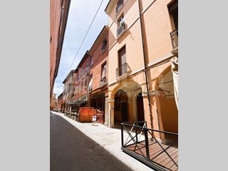 Bilocale in Vendita a Bologna, 215'000&euro;, 42 m², arredato