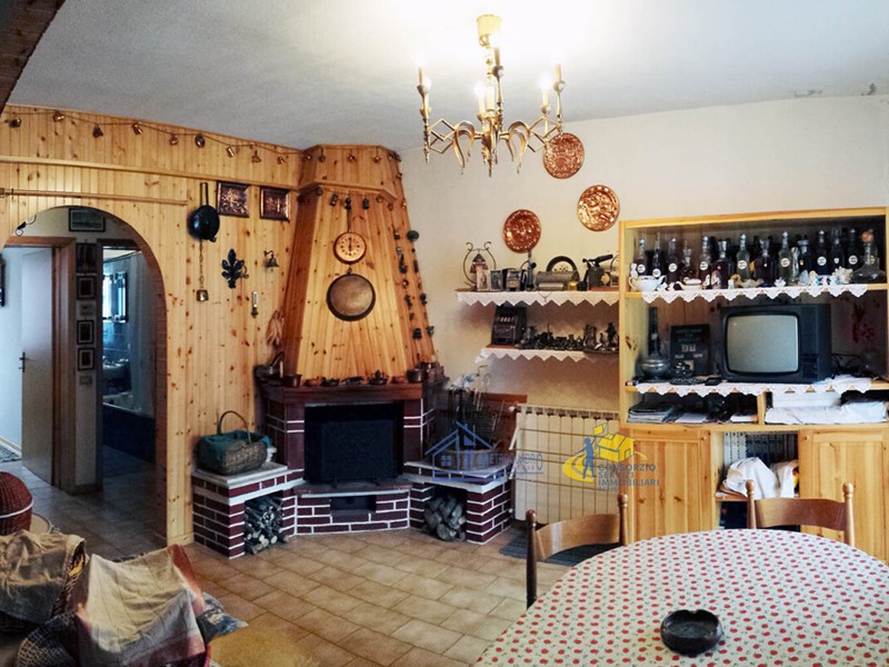 Appartamento in Vendita a Monchio delle Corti, 60'000&euro;, 75 m², arredato, con Box