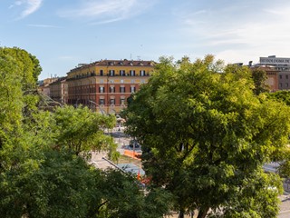 Appartamento in Vendita a Bologna, 550'000&euro;, 238 m², con Box