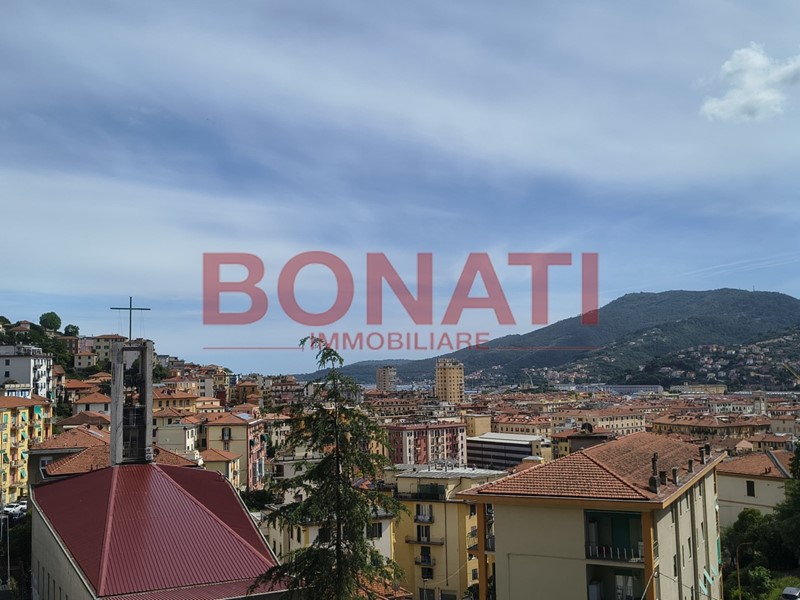 Trilocale in Vendita a La Spezia, zona Collina Ovest, 125'000&euro;, 65 m²
