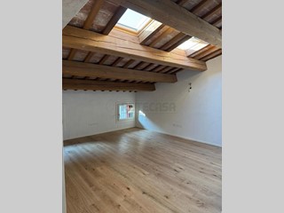 Appartamento in Vendita a Bassano del Grappa, 870'000&euro;, 220 m², con Box