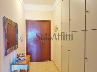Trilocale in Affitto a Catanzaro, zona Lido Lungomare, 1'900&euro;, 120 m², arredato