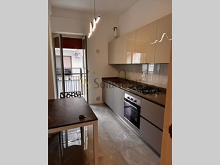 Trilocale in Affitto a Pescara, zona Piazza Salotto, 1'000&euro;, 110 m², arredato