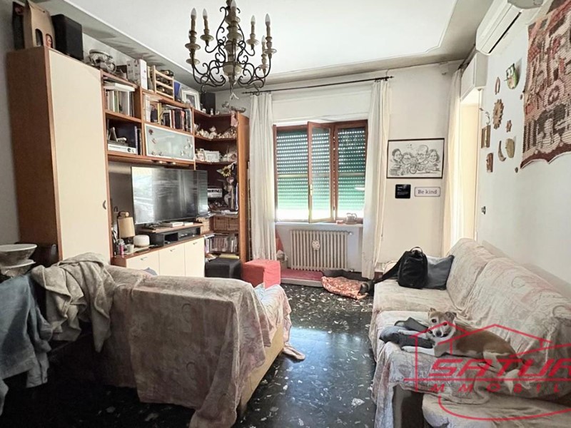 Appartamento in Vendita a Lucca, zona Sant'Anna, 250'000&euro;, 110 m², con Box