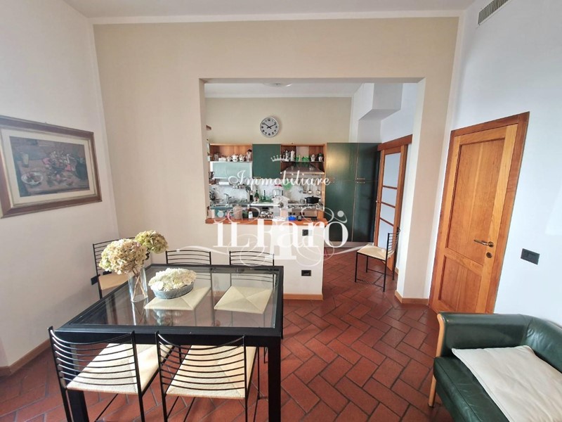 Appartamento in Vendita a Pisa, 355'000&euro;, 170 m², con Box