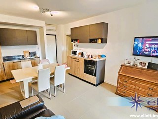 Quadrilocale in Vendita a Massa, zona Ronchi, 345'000&euro;, 102 m², arredato